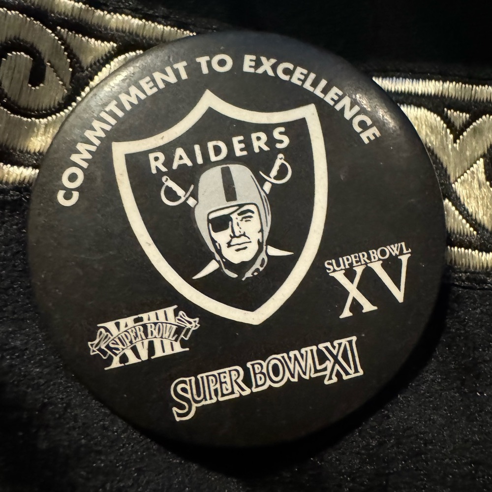 VINTAGE RADIER NFL PINS - Picture 4 of 4